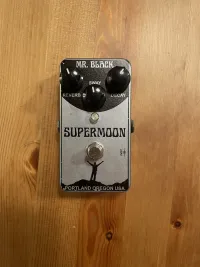 - Mr. Black Supermoon Chrome Edition