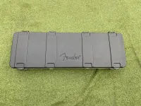 Fender Deluxe Molded Basszusgitár keménytok - Puporka Vincze [2025.01.12. 14:00]