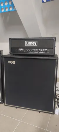 Laney LX120RH és Vox V412BK