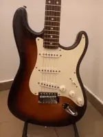 Squier By Fender stratocaster