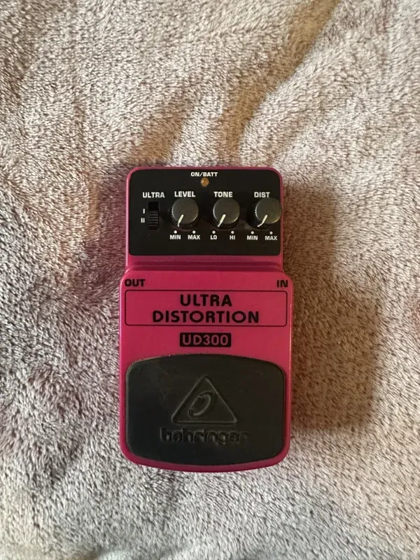 Behringer UD300 Pedal de efecto