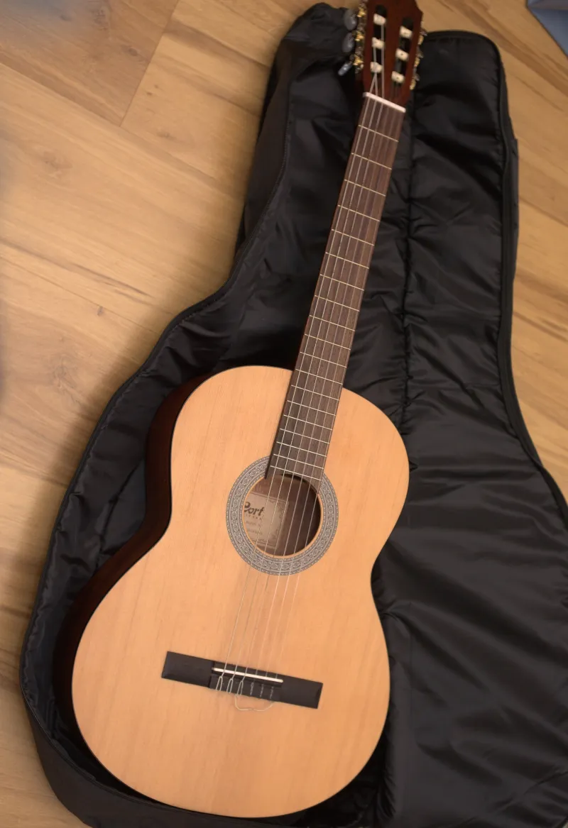 Cort AC100 op Klasszikus gitár