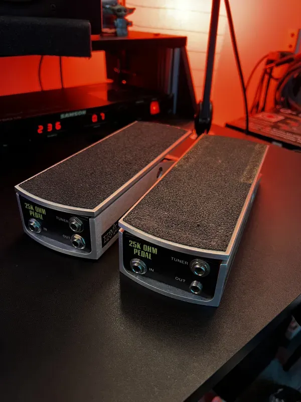 Ernie Ball EB6181 VP JR Volume Pedal Bundle