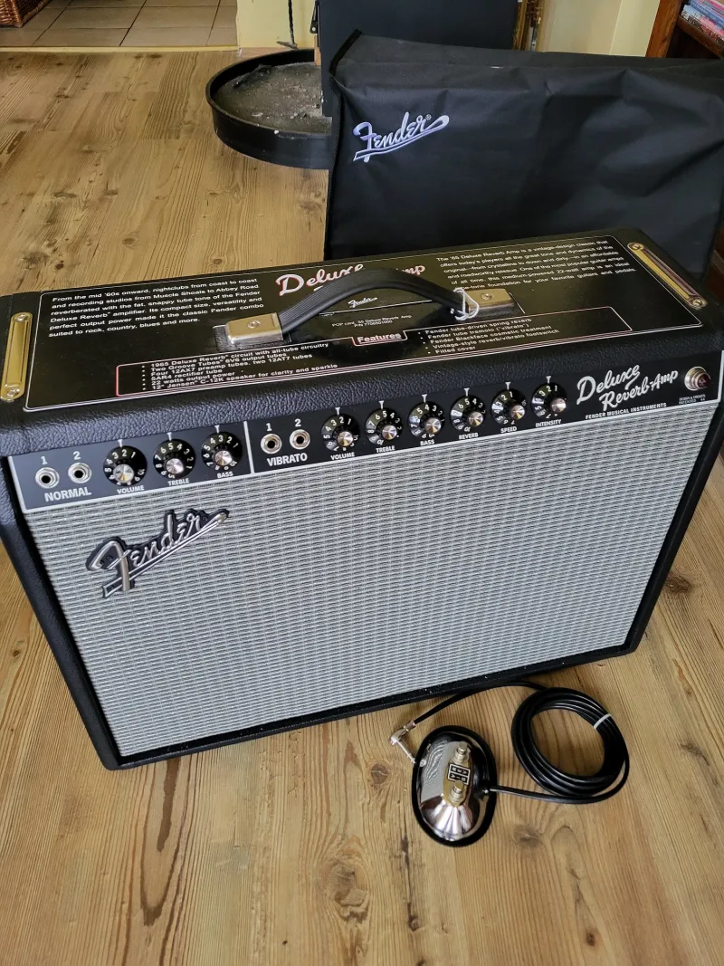 Fender Deluxe Reverb 65 Gitárkombó