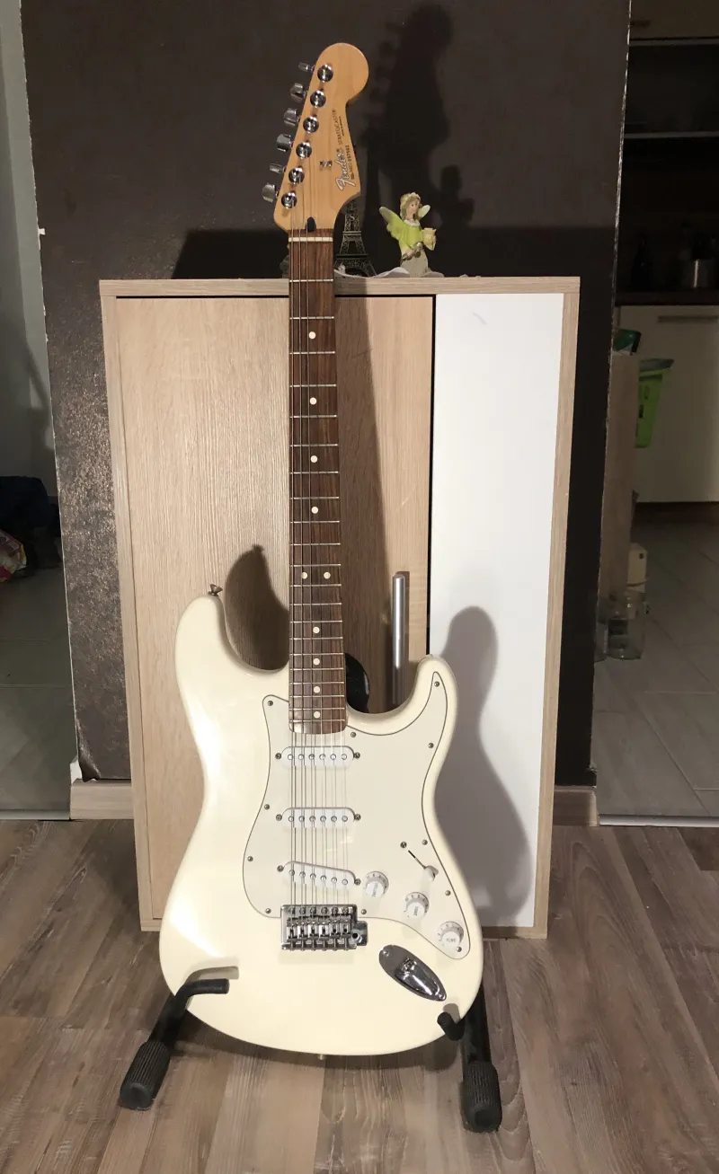 Fender Stratocaster Elektromos gitár