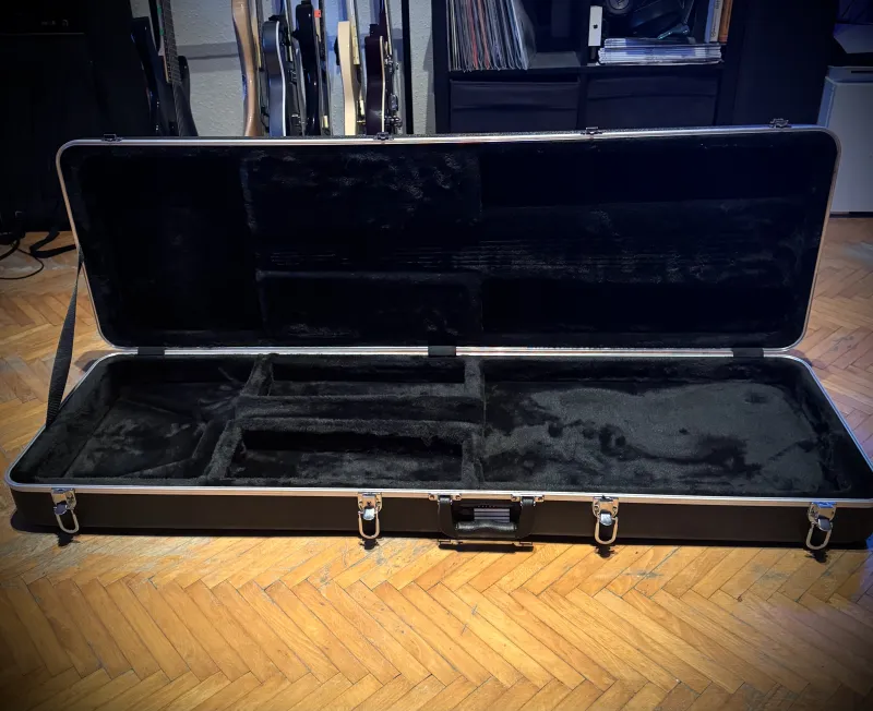 Gator GC BASS basszusgitár kenénytok Bass Hard Case
