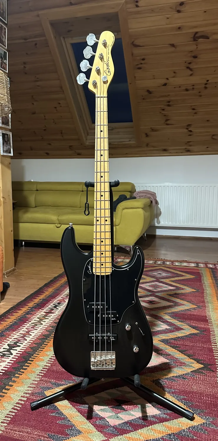 Godin Shifter 4 Classic Basszusgitár