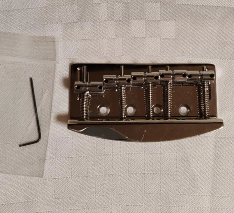 Hipshot Vintage 5 Bass guitar bridge