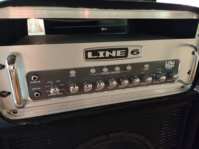 Line6 LowDown hd750 Cabezal y caja de bajo