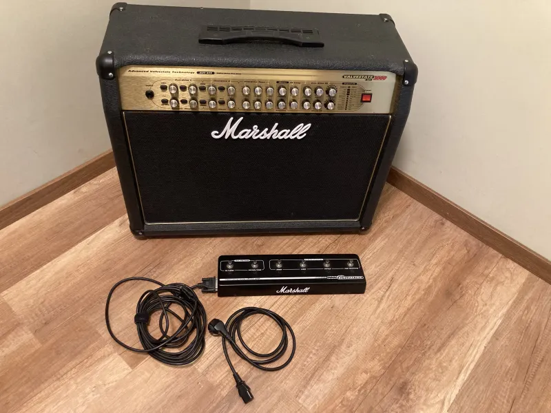 Marshall Valvestate 2000 AVT 275 gitarový zosilňovač s elektrónkovým predzosilňovač