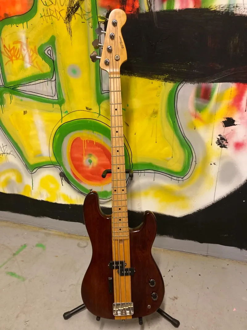  Precision bass Bass guitar