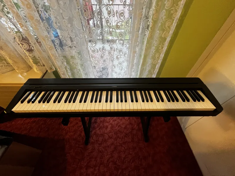 YAMAHA P35 B Piano