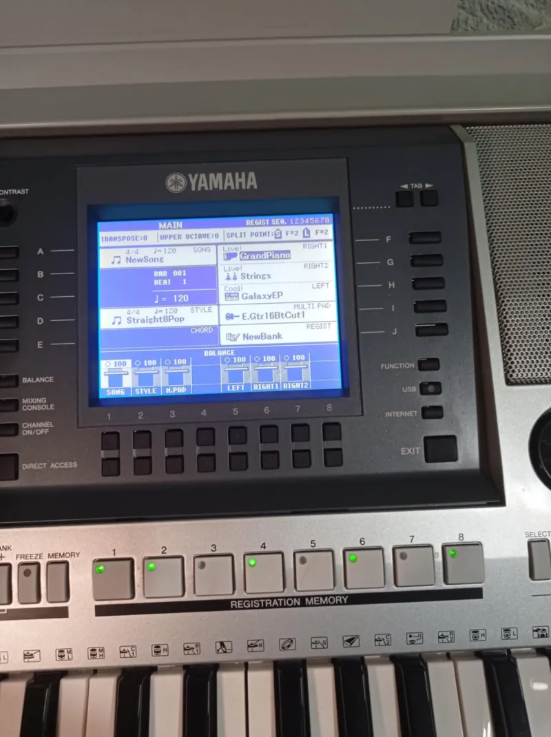 YAMAHA PSR-S700 szintetizátor Szintetizátor