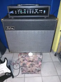 Kustom 212. -200.W.-8.Ohm, és 100W erősítő . Kustom 212. -200.W.-8.Ohm, és 100W erősítő .