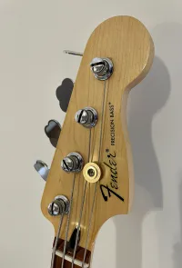 Fender R Hamilton jazz bass