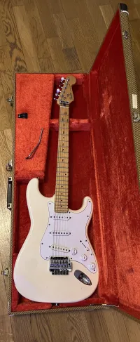 Fender Stratocaster Electric guitar - New Age [Today, 12:20 pm]