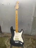 Fender Stratocaster MIM Guitarra eléctrica - 6puttonyos [Today, 6:43 pm]