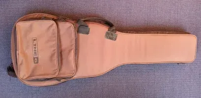 Line6 Félkemény Gitártok Guitar case - Csabaa [March 22, 2025, 4:30 pm]