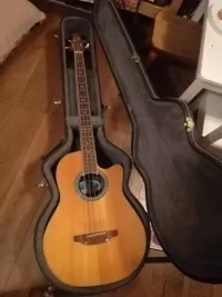 Ovation CC74 Celebrity bass