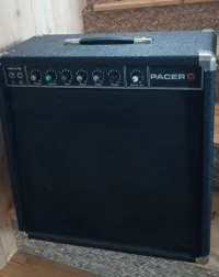 Peavey PACER 100 -1979 - SS Series - 45 W gitarový zosilňovač s elektrónkovým predzosilňovač - Csabaa [March 22, 2025, 4:30 pm]