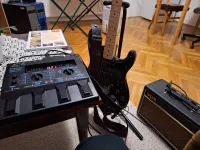 Roland GR-30 nem multieffekt, gitárszintetizátor