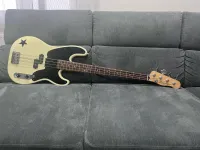 Squier Mike Dirnt signature precision bass