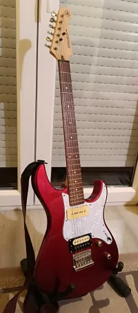 YAMAHA Pacifica 311H