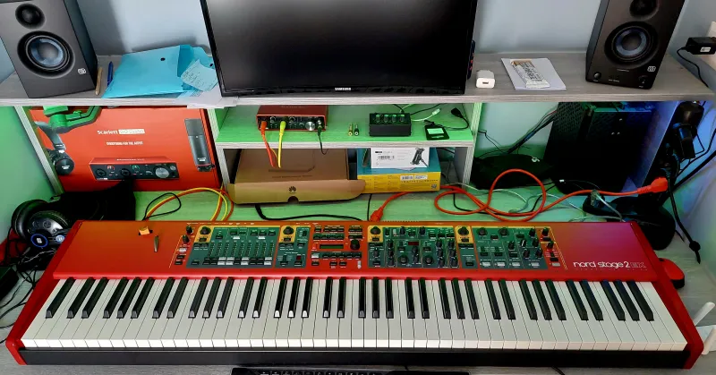 Clavia Nord stage 2 EX HA88 Synthesizer