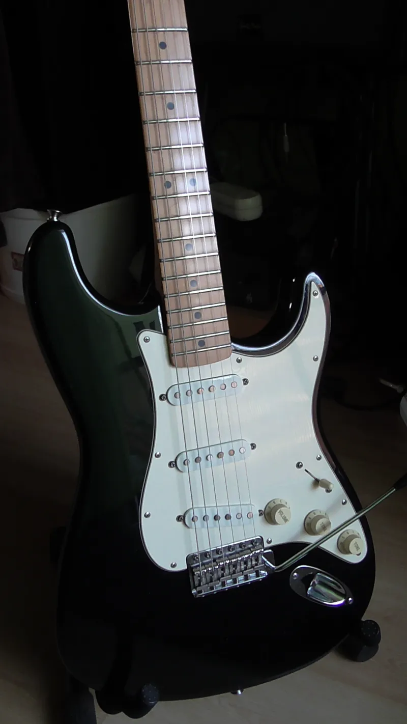 Fender Standard MIM Electric guitar