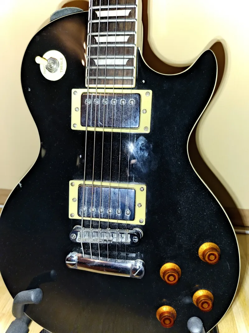  G Electric guitar