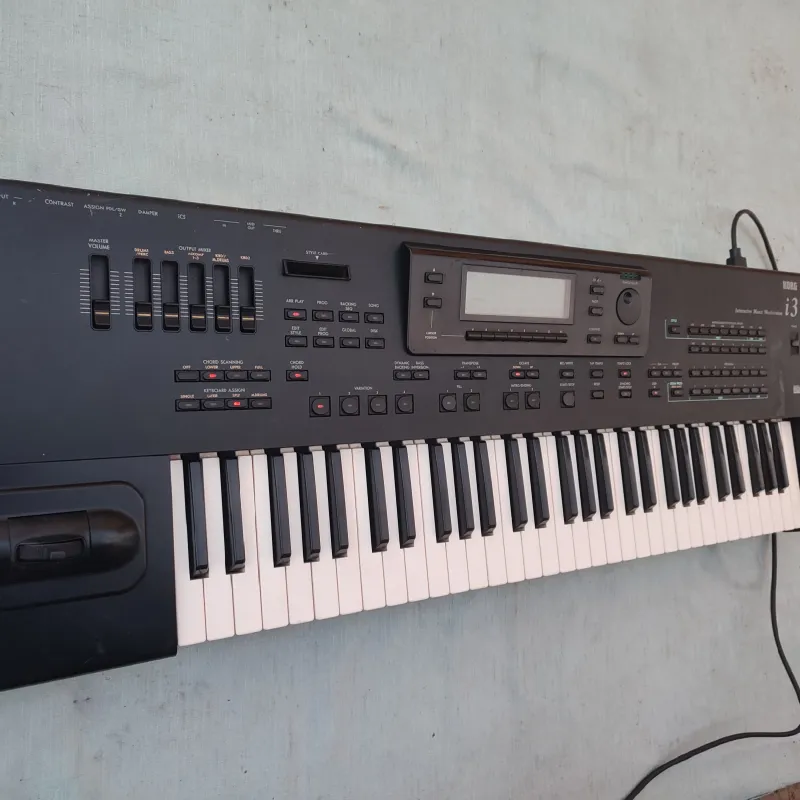 Korg I3 Sintetizador