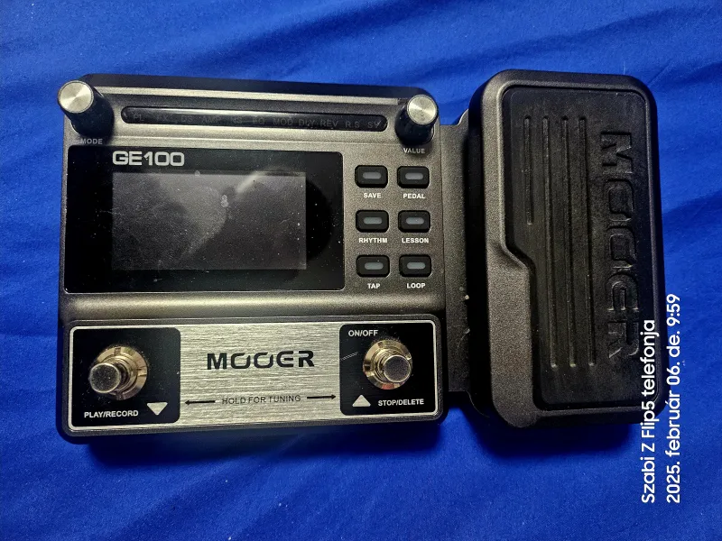 Mooer GE100 Multi-effektový procesor