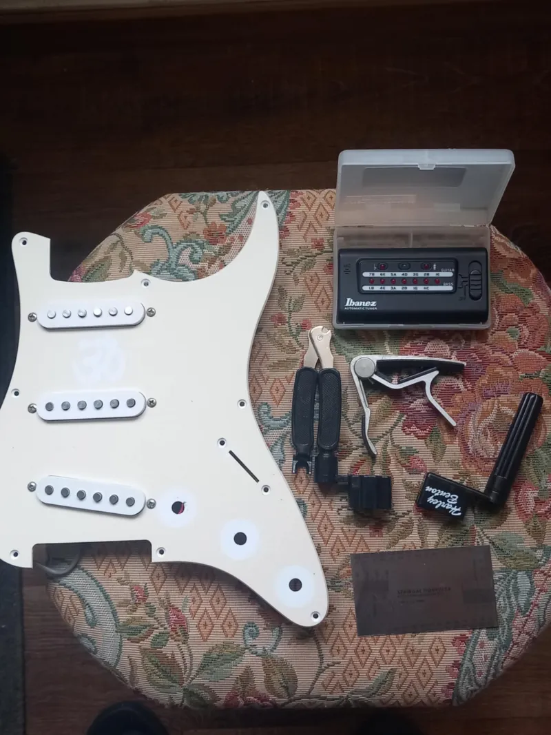 Squier Affyniti pickup szett plus kiegészítők Hangszedő szett