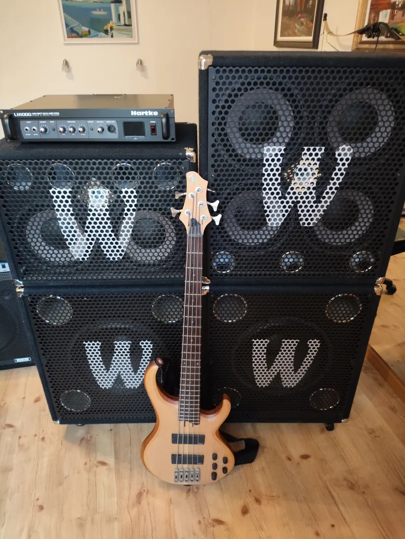 Warwick Pro series Zosilňovačová hlava a skriňa pre basgitaru