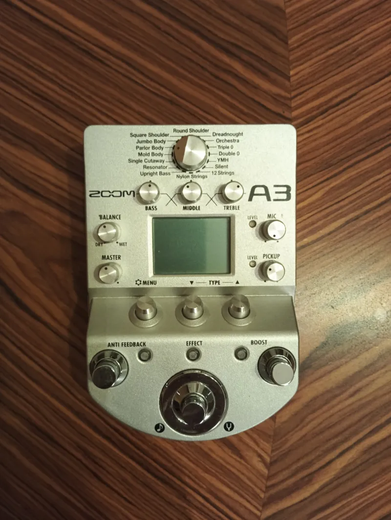 Zoom A3 Acoustic guitar multi effect