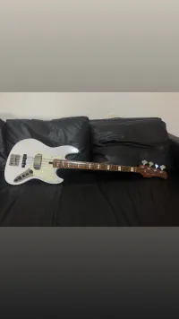 Sire V8 Marcus Miller Bass Gitarre [February 12, 2025, 3:46 pm]