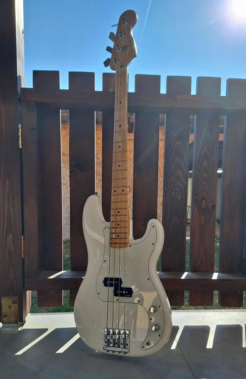 Fender Player Precision Basszusgitár