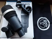 AKG D 40