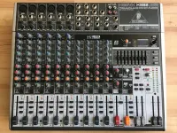 Behringer Xenyx X1832USB