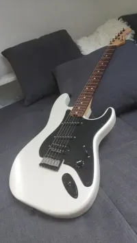 Charvel Jake E Lee Signature Pro-Mod So-Cal Style 1 HSS HT Guitarra eléctrica - Halóka László [Yesterday, 7:33 pm]