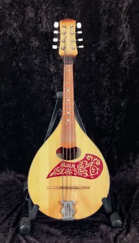 - Orosz Mandolin