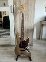 Fender Vintera 60s Jazz Bass Firemist Gold