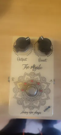 Honey Bee Amps The Mystic Octafuzz