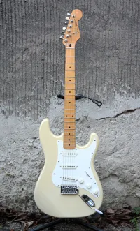 Squier Stratocaster Korea 1991 Electric guitar - Hurtu [March 20, 2025, 6:38 pm]