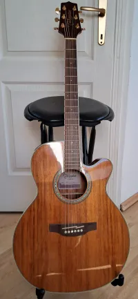 Takamine GN77KCE-NAT Electro-acoustic guitar [March 6, 2025, 3:13 pm]