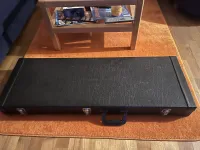 - Keménytok Guitar case - UNIVERZOL [March 15, 2025, 1:56 pm]