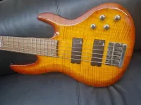 LTD Ltd 55 öthúros 5-Saiter Bass-Gitarre - Kiss Hangszerbolt Érd [March 15, 2025, 10:09 pm]