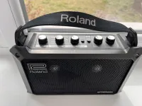 Roland Stereo guitar + vocal combo - Róki [March 15, 2025, 7:34 am]