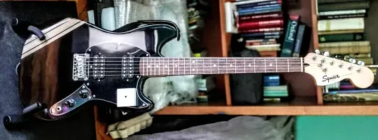 Squier Mustang FSR H-H 24 610mm BLK Squier Mustang FSR H-H 24 610mm BLK