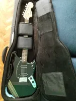 Squier Mustang by FSR Black Competition Golden Shorelines Squier Mustang by FSR Black Competition Golden Shorelines